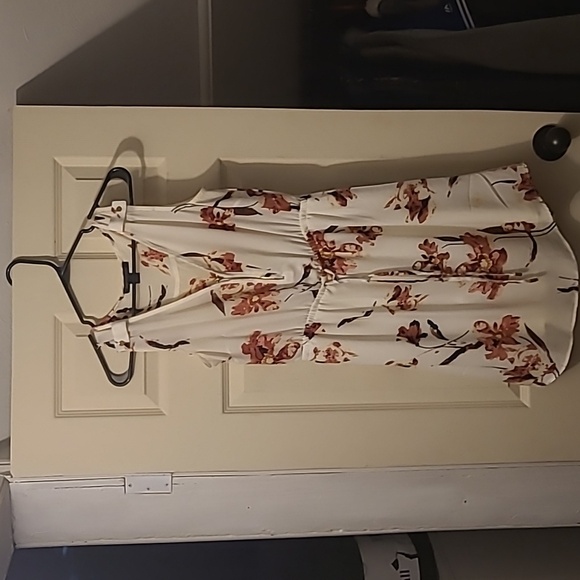 White Floral Impress! Dress - Picture 1 of 3